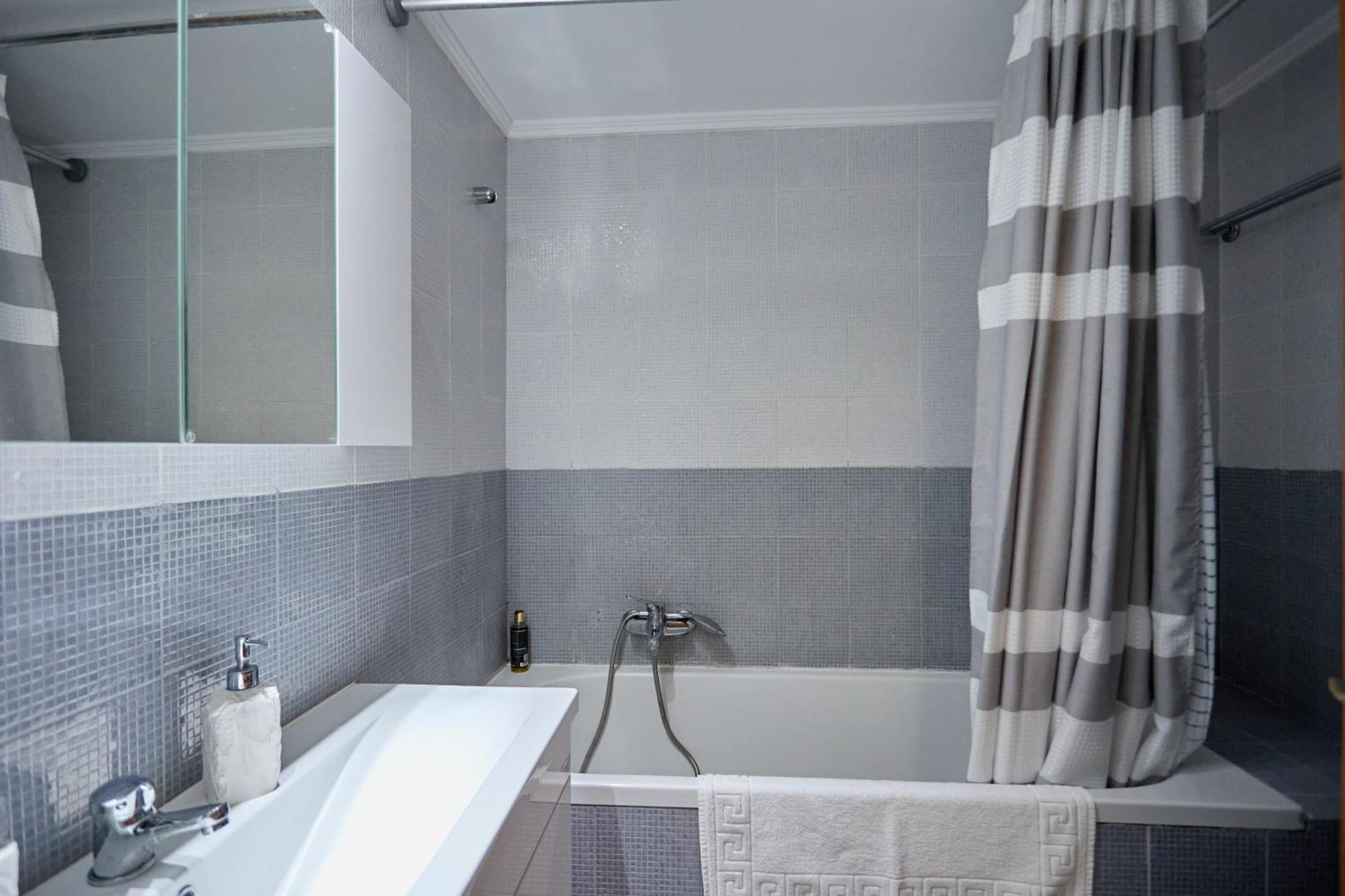 Chios Town Apartment - Heart Of Chios Town With 2 Minute Walk To The Beach Quios Exterior foto