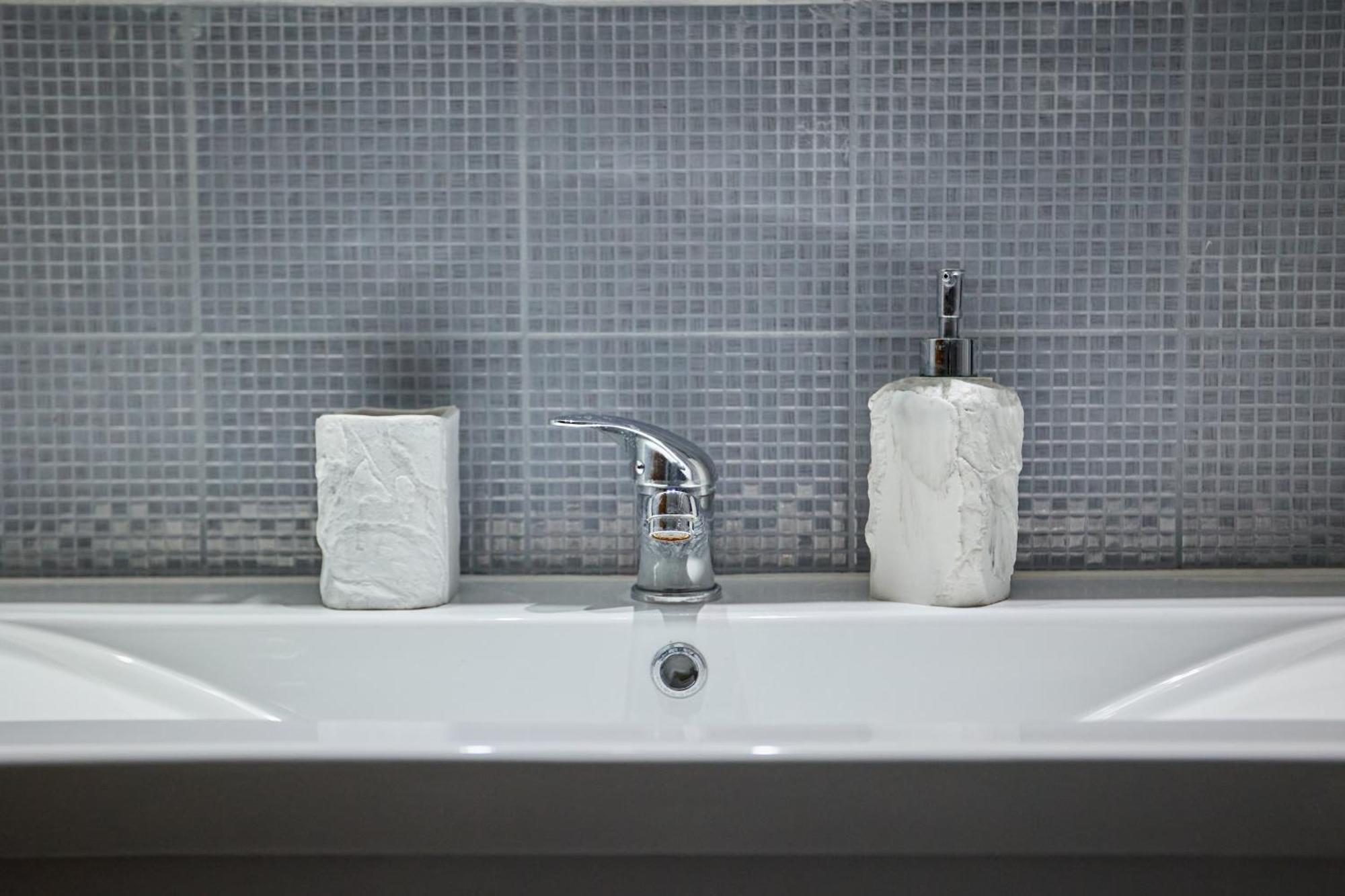 Chios Town Apartment - Heart Of Chios Town With 2 Minute Walk To The Beach Quios Exterior foto